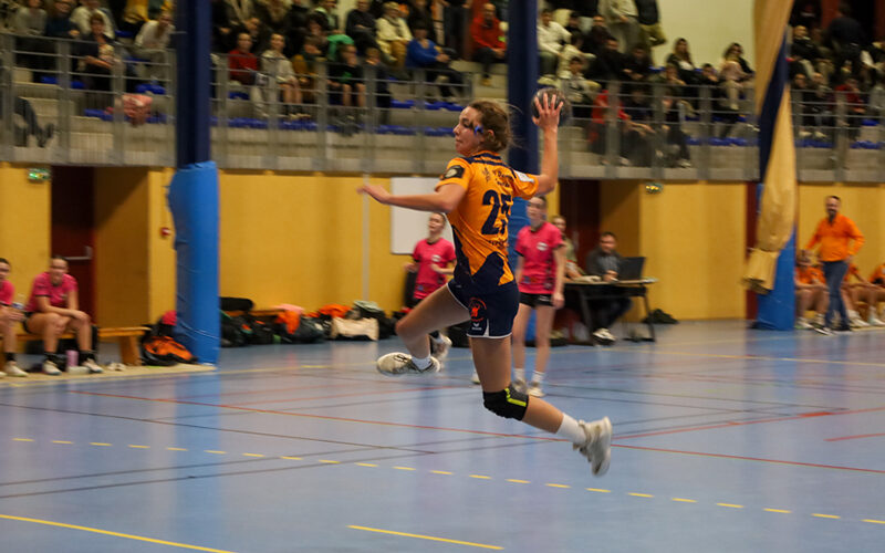 SGHBC. PRENATIONALE FÉMININE. LES SAINT GIRONNAISES FACE AU LEADER.