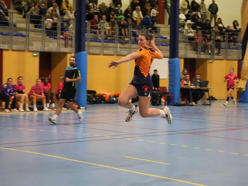 SGHBC. Prenationale féminine. Les Couserannaises subissent la loi du leader.