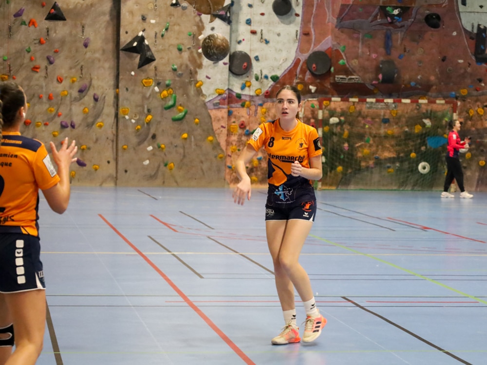 SGHBC. PRENATIONALE FÉMININE. LES SAINT GIRONNAISES MAÎTRISENT BEAUZELLE.